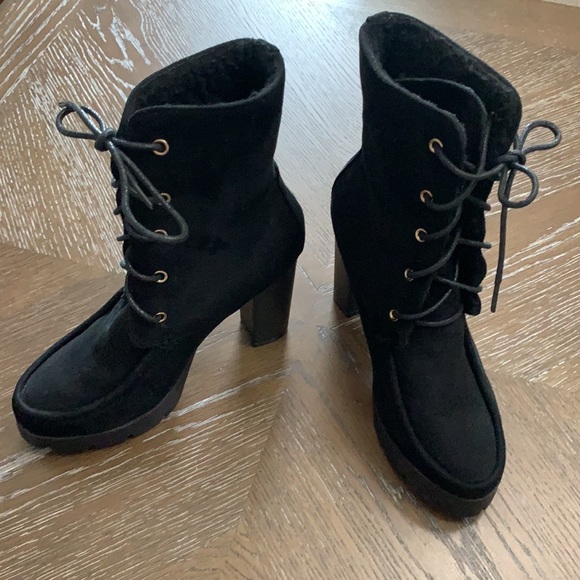 Cape Robbin black platform chunky boot - Picture 4 of 17